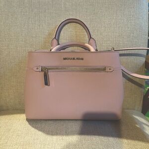 MICHAEL KORS pink purse with shoulder strap